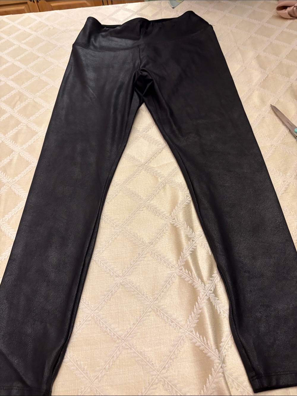 Simply Vera Black Faux Leather Women’s Leggings